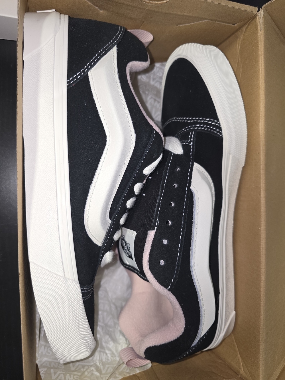 Vans Men’s Black & Pink Old Skool Skate Shoes